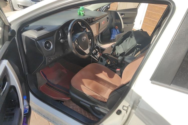 Used Toyota Corolla 2017 Revised Dual-Engine 1.8L E-CVT Elite Edition Driver Seat