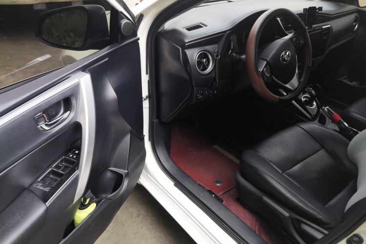 Used Toyota Corolla 2017 Revised Dual-Engine 1.8L E-CVT Leading Edition Driver Seat