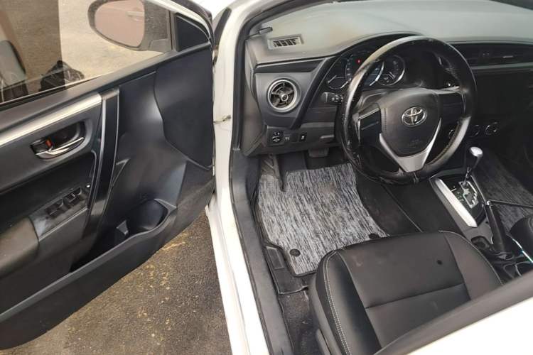 Used Toyota Corolla 2017 Revised Version 1.2T S-CVT GL Driver Seat