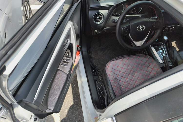 Used Toyota Corolla 2017 Revised Version 1.2T S-CVT GL-i Driver Seat