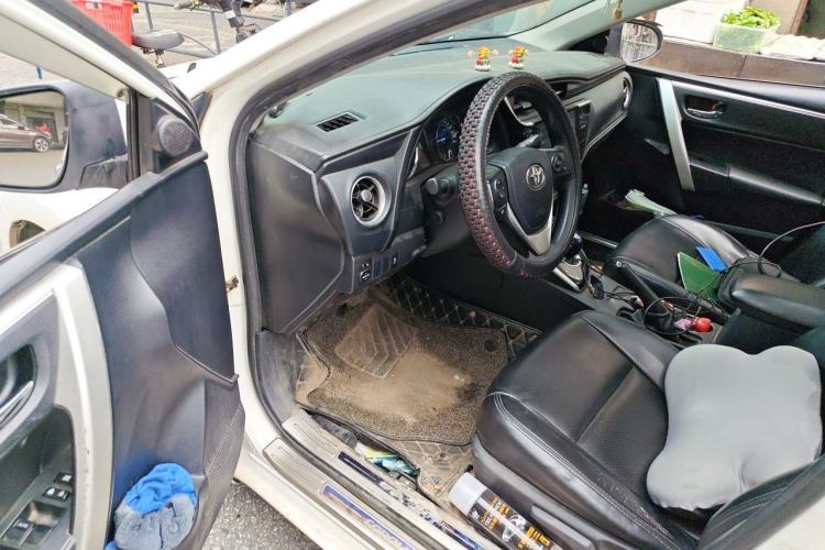 Used Toyota Corolla 2017 Revised Dual-Engine 1.8L E-CVT Leading Edition Driver Seat