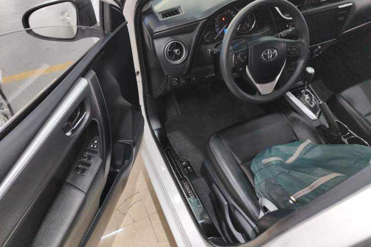 Used Toyota Corolla 2017 Revised Version 1.2T S-CVT GL Driver Seat