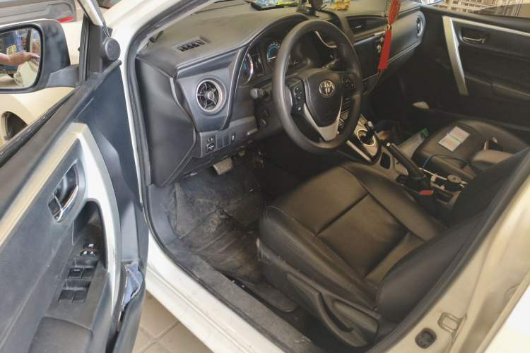 Used Toyota Corolla 2017 Revised Dual-Engine 1.8L E-CVT Leading Edition Driver Seat
