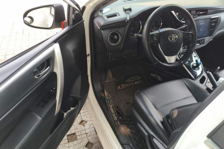 Used Toyota Corolla 2017 Revised Dual-Engine 1.8L E-CVT Leading Edition Driver Seat