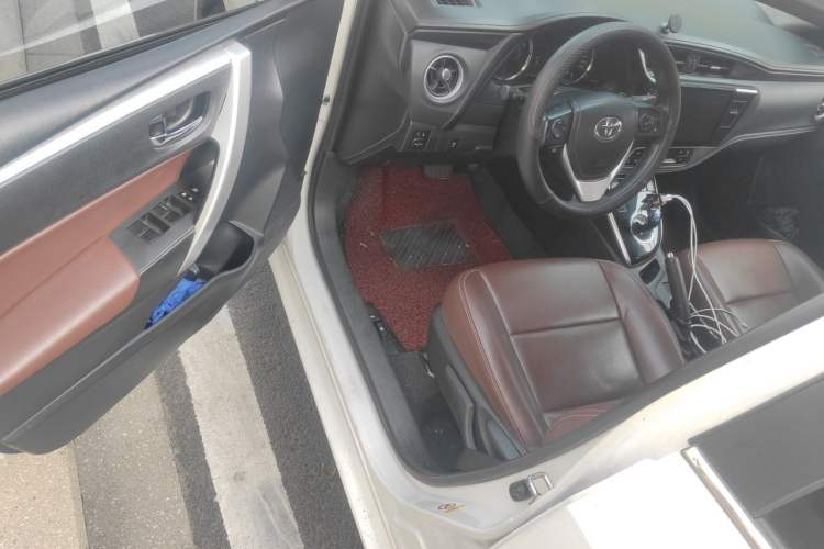 Used Toyota Corolla 2017 Revised Dual-Engine 1.8L E-CVT Leading Edition Driver Seat