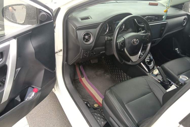 Used Toyota Corolla 2017 Revised Dual-Engine 1.8L E-CVT Elite Edition Driver Seat