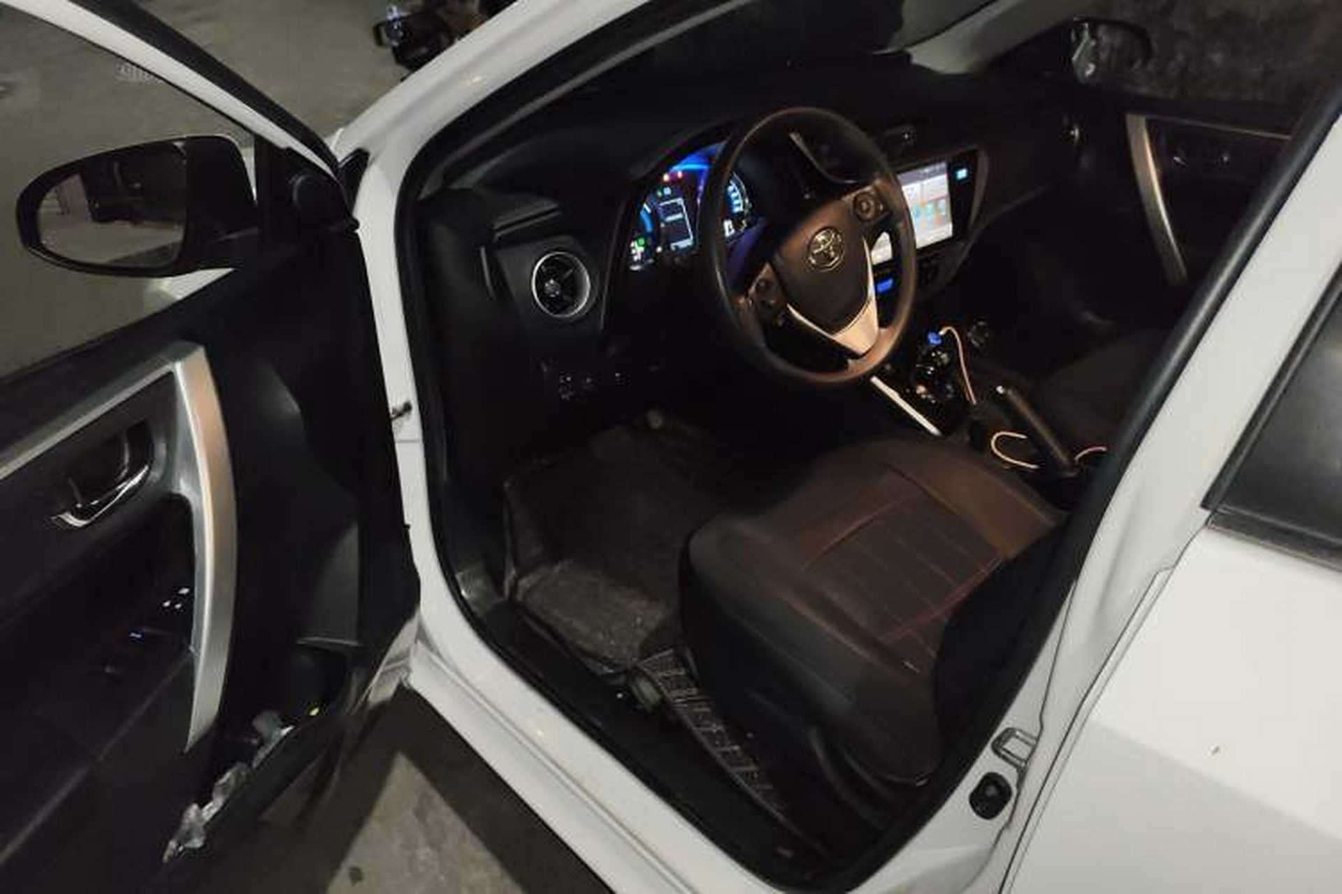 Used Toyota Corolla 2017 Revised Dual-Motor 1.8L E-CVT Pioneer Edition Driver Seat