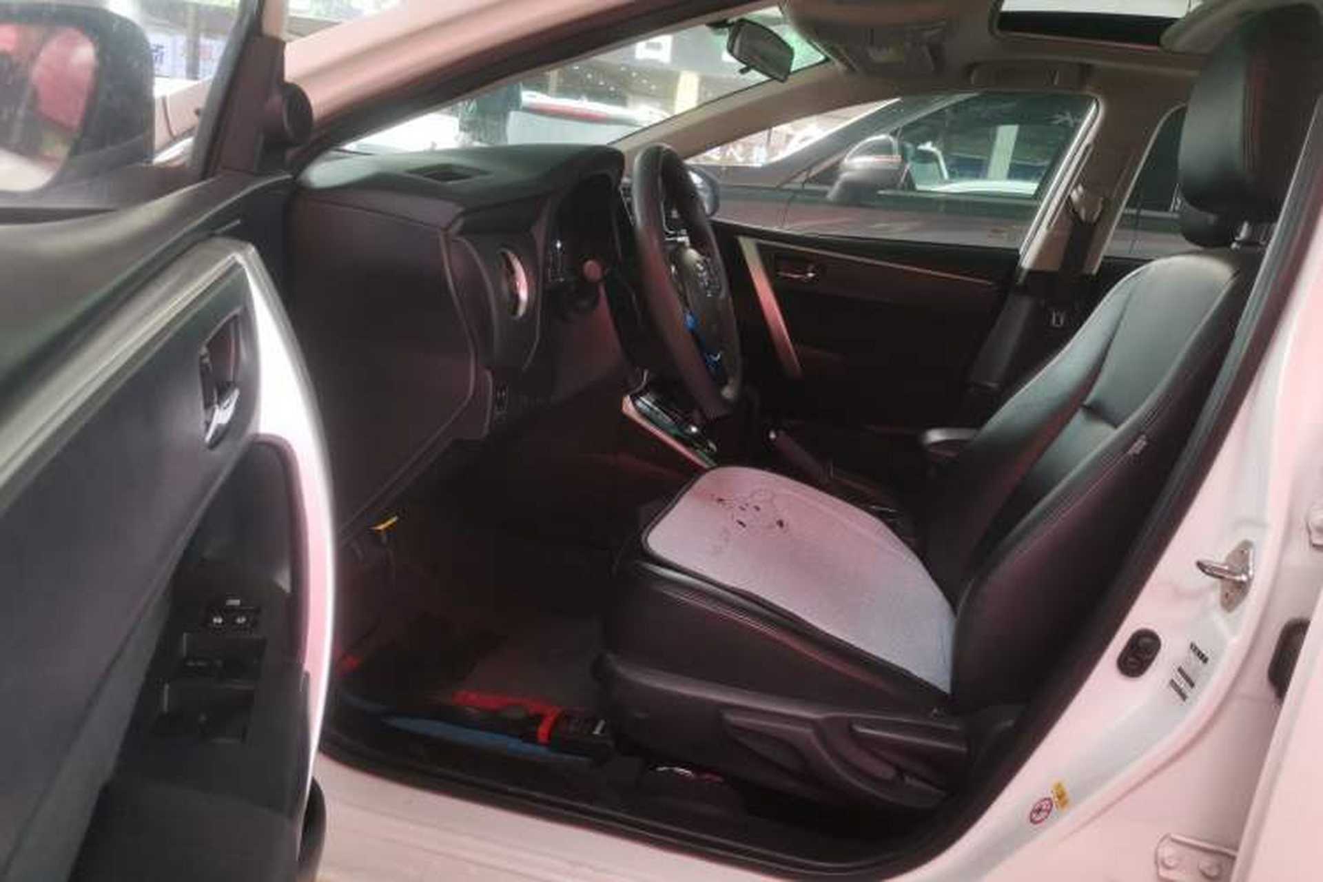 Used Toyota Corolla 2017 Revised Dual-Engine 1.8L E-CVT Leading Edition Driver Seat