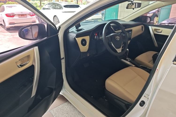Used Toyota Corolla 2017 Revised Version 1.2T S-CVT GL-i Driver Seat