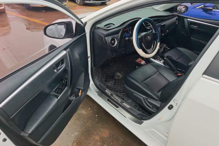 Used Toyota Corolla 2017 Revised Version 1.2T S-CVT GL Driver Seat