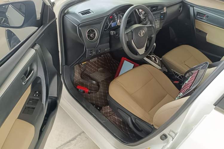 Used Toyota Corolla 2017 Revised Version 1.2T S-CVT GL Driver Seat