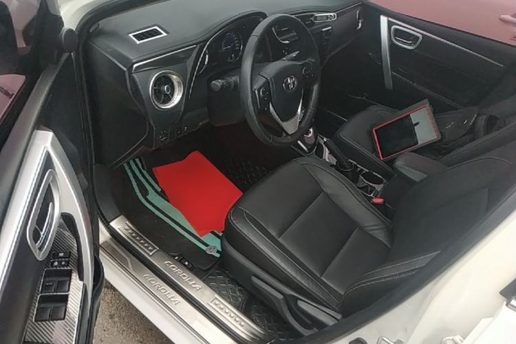 Used Toyota Corolla 2017 Revised Dual-Engine 1.8L E-CVT Elite Edition Driver Seat