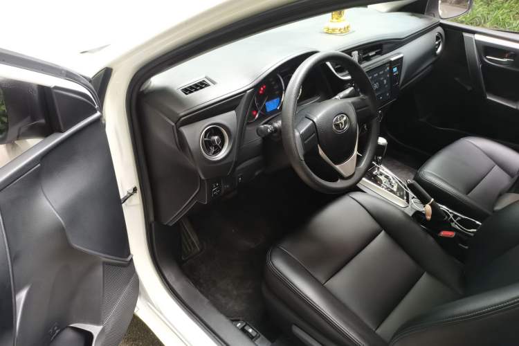 Used Toyota Corolla 2017 Revised Version 1.2T S-CVT GL Driver Seat