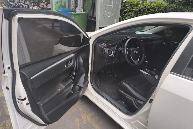 Used Toyota Corolla 2017 Revised Version 1.2T S-CVT GL Driver Seat