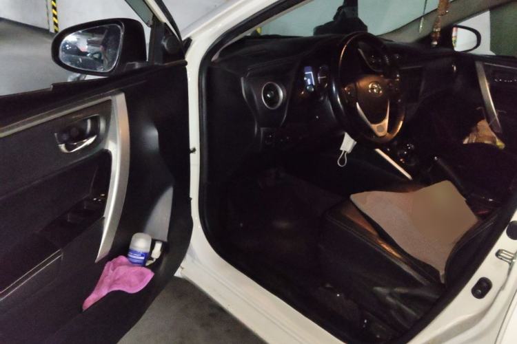 Used Toyota Corolla 2017 Revised Dual-Engine 1.8L E-CVT Elite Edition Driver Seat