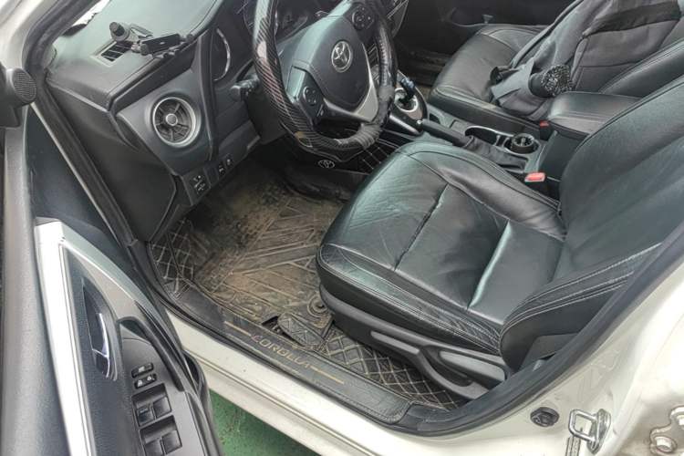 Used Toyota Corolla 2017 Revised Dual-Engine 1.8L E-CVT Elite Edition Driver Seat