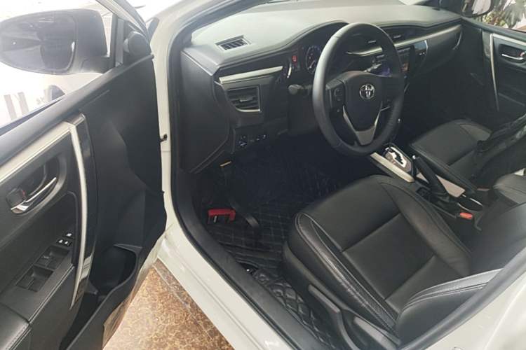 Used Toyota Corolla 2017 1.2T CVT GL-i Leather Edition Driver Seat