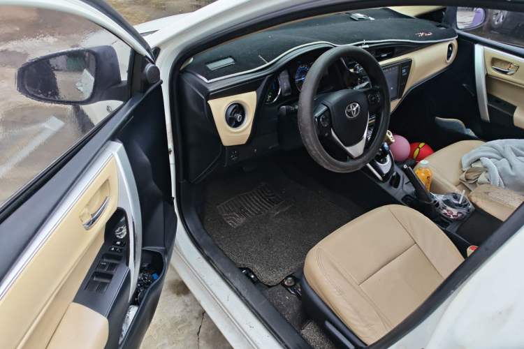 Used Toyota Corolla 2017 Revised Dual-Engine 1.8L E-CVT Leading Edition Driver Seat