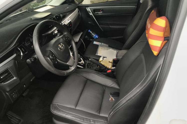 Used Toyota Corolla 2017 Revised Dual-Engine 1.8L E-CVT Luxury Edition Driver Seat