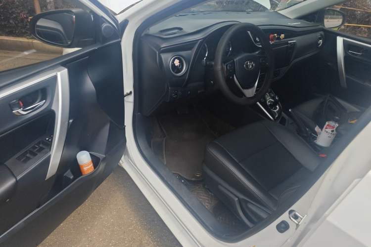 Used Toyota Corolla 2017 Revised Dual-Engine 1.8L E-CVT Leading Edition Driver Seat