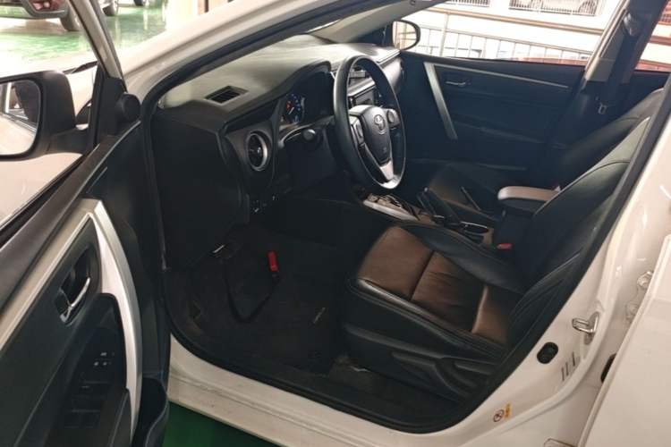 Used Toyota Corolla 2017 Revised Version 1.2T S-CVT GL-i Leather Edition Driver Seat