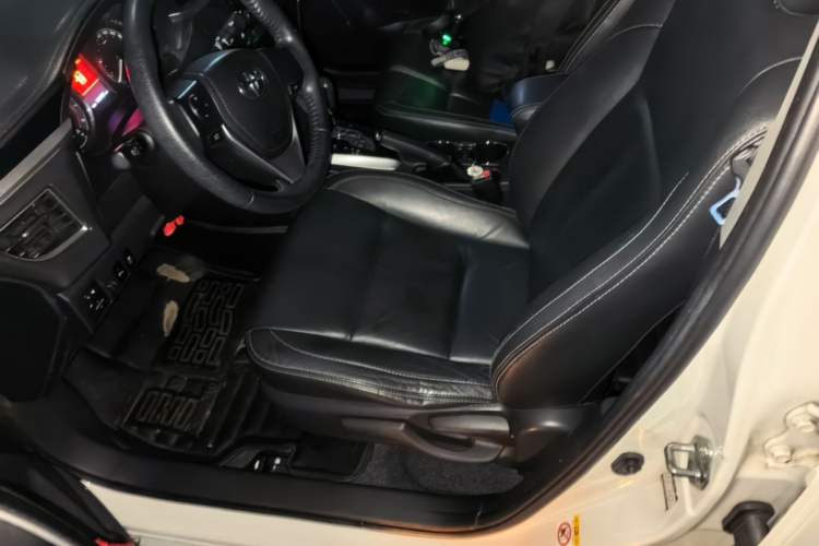 Used Toyota Corolla 2017 Revised Version 1.2T S-CVT GL-i Leather Edition Driver Seat