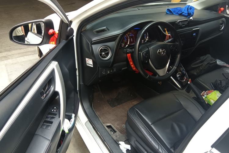 Used Toyota Corolla 2017 Revised Dual-Engine 1.8L E-CVT Elite Edition Driver Seat