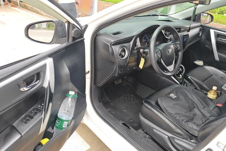 Used Toyota Corolla 2017 Revised Dual-Engine 1.8L E-CVT Leading Edition Driver Seat