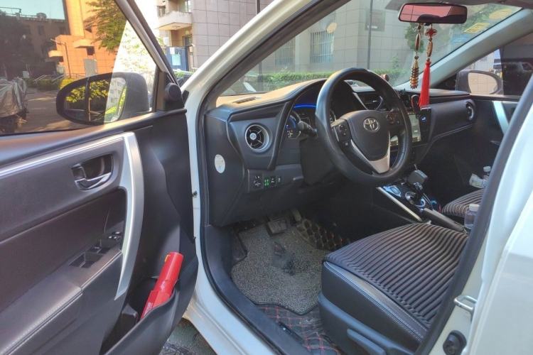 Used Toyota Corolla 2017 Revised Dual-Engine 1.8L E-CVT Elite Edition Driver Seat