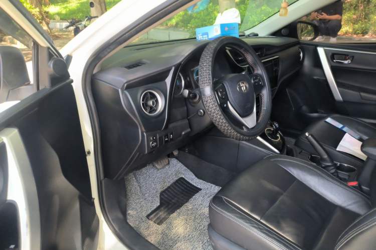 Used Toyota Corolla 2017 Revised Dual-Engine 1.8L E-CVT Elite Edition Driver Seat