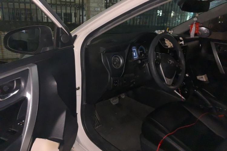 Used Toyota Corolla 2017 Revised Dual-Engine 1.8L E-CVT Leading Edition Driver Seat