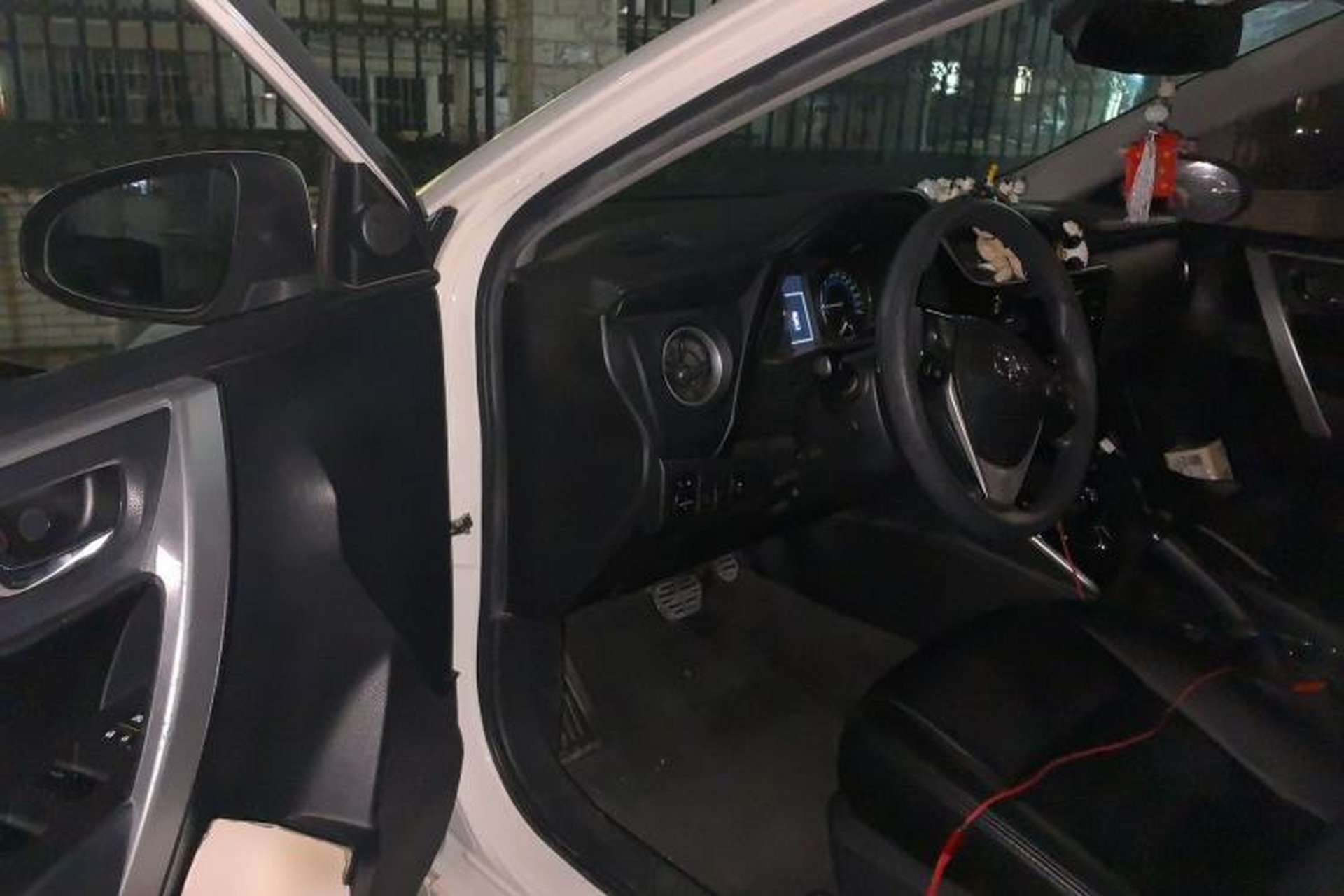 Used Toyota Corolla 2017 Revised Dual-Engine 1.8L E-CVT Leading Edition Driver Seat