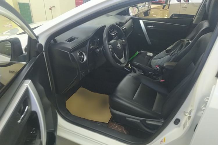 Used Toyota Corolla 2017 Revised Dual-Engine 1.8L E-CVT Leading Edition Driver Seat
