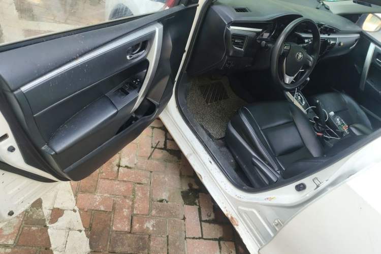 Used Toyota Corolla 2017 1.6L CVT GL Driver Seat