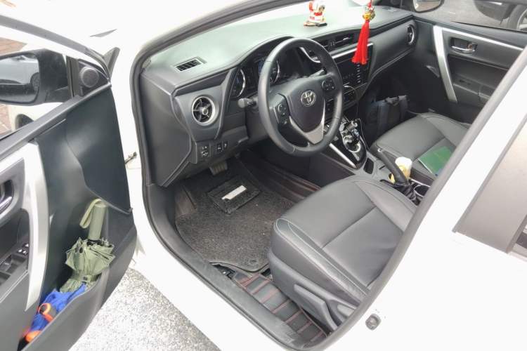 Used Toyota Corolla 2017 Revised Dual-Engine 1.8L E-CVT Elite Edition Driver Seat