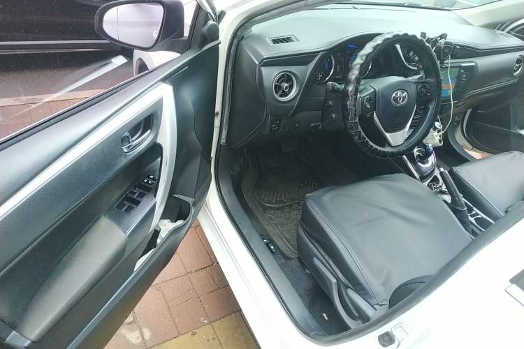 Used Toyota Corolla 2017 Revised Dual-Engine 1.8L E-CVT Leading Edition Driver Seat
