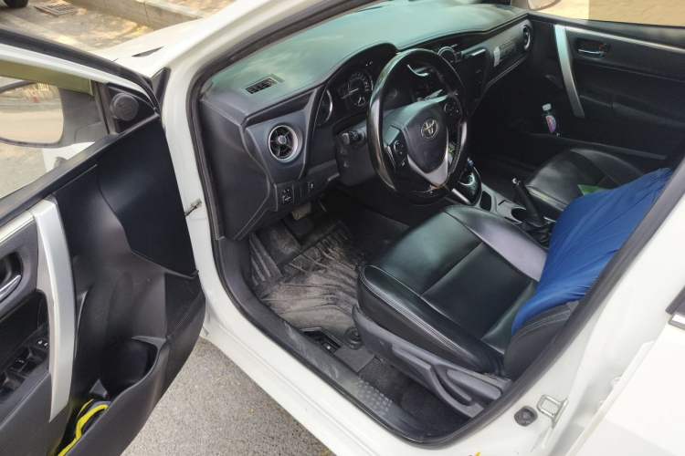Used Toyota Corolla 2017 Revised Dual-Engine 1.8L E-CVT Leading Edition Driver Seat