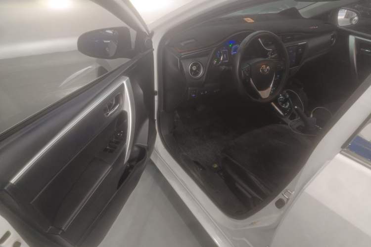Used Toyota Corolla 2017 Revised Dual-Engine 1.8L E-CVT Elite Edition Driver Seat