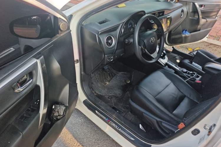 Used Toyota Corolla 2017 Revised Dual-Engine 1.8L E-CVT Leading Edition Driver Seat