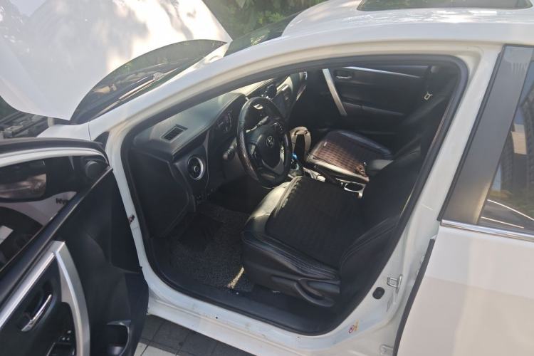 Used Toyota Corolla 2017 Revised Dual-Engine 1.8L E-CVT Elite Edition Driver Seat