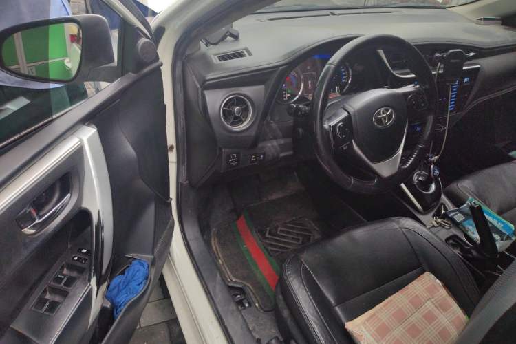 Used Toyota Corolla 2017 Revised Dual-Engine 1.8L E-CVT Elite Edition Driver Seat