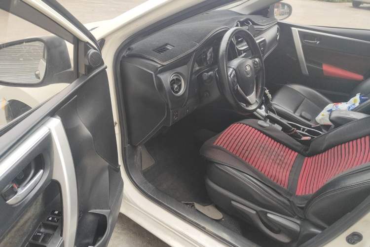 Used Toyota Corolla 2017 Revised Dual-Engine 1.8L E-CVT Leading Edition Driver Seat