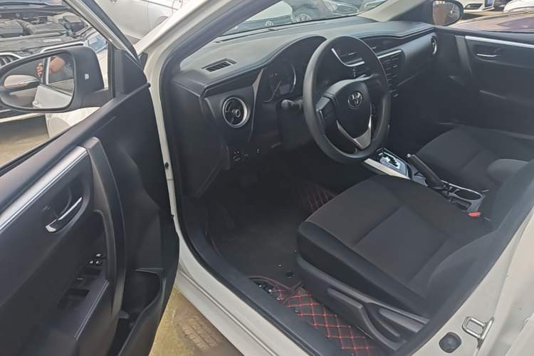 Used Toyota Corolla 2017 Revised Version 1.2T S-CVT GL Driver Seat