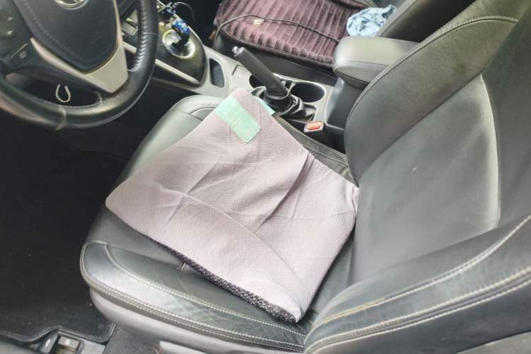 Used Toyota Corolla 2017 Revised Dual-Engine 1.8L E-CVT Elite Edition Driver Seat