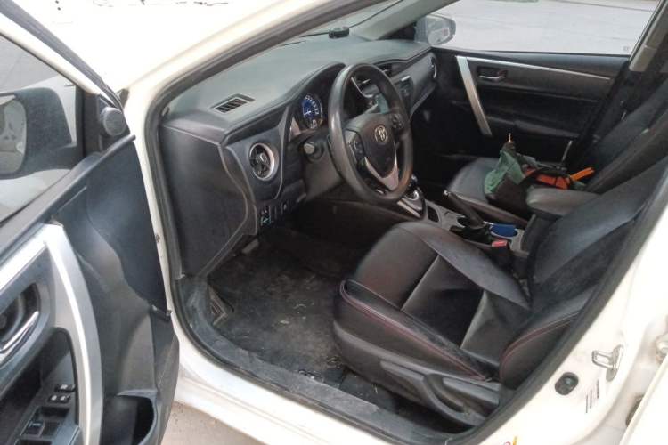 Used Toyota Corolla 2017 Revised Dual-Engine 1.8L E-CVT Leading Edition Driver Seat