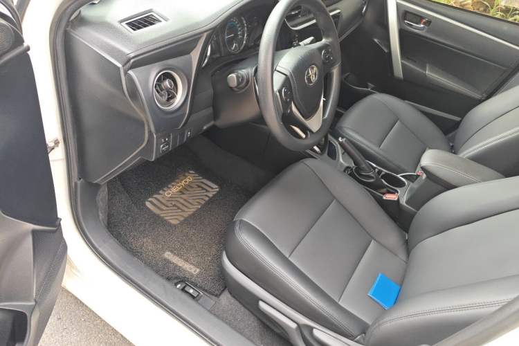 Used Toyota Corolla 2017 Revised Dual-Engine 1.8L E-CVT Leading Edition Driver Seat