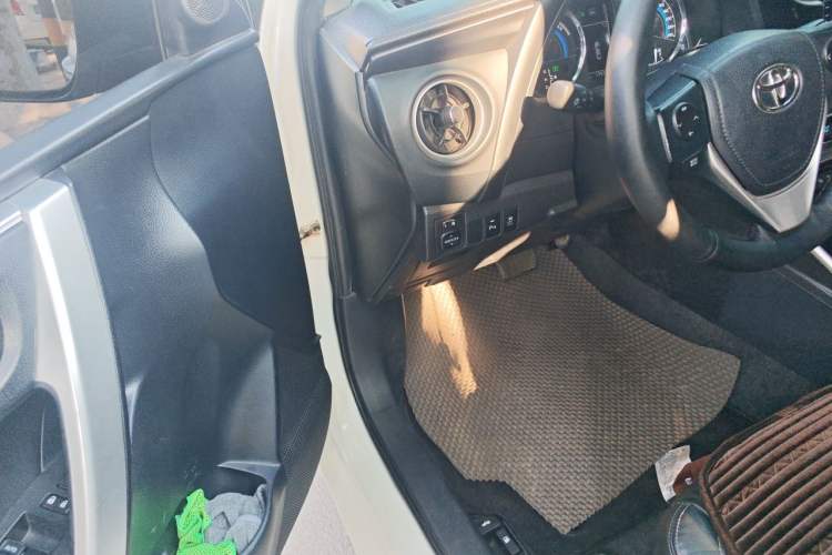 Used Toyota Corolla 2017 Revised Dual-Engine 1.8L E-CVT Elite Edition Driver Seat