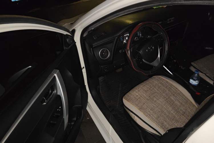 Used Toyota Corolla 2017 Revised Dual-Engine 1.8L E-CVT Leading Edition Driver Seat