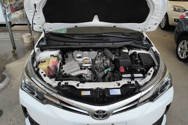 Used Toyota Corolla 2017 Revised Version 1.2T S-CVT GL Engine Bay