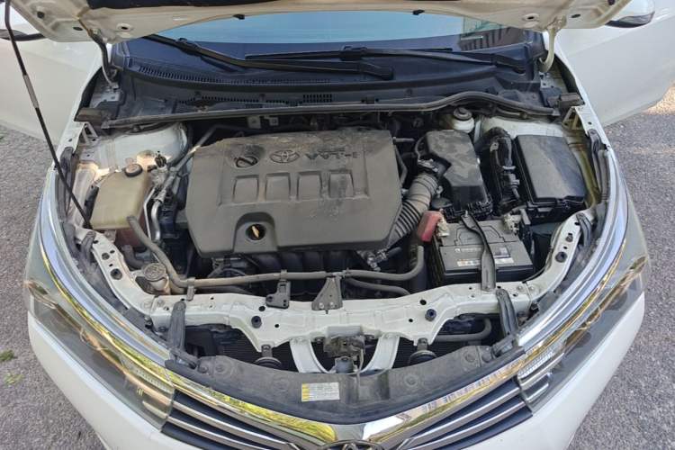 Used Toyota Corolla 2017 Revised Version 1.6L S-CVT GL Engine Bay